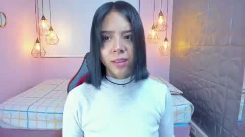 Oliviah online show from 06-17-26, 01:12