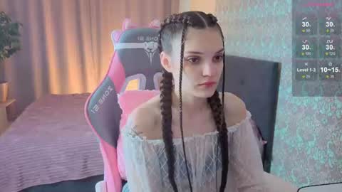 Snapshot of magic_shy chatting on 06-25-26, 01:38 Merry online show from 06-25-26, 01:38
