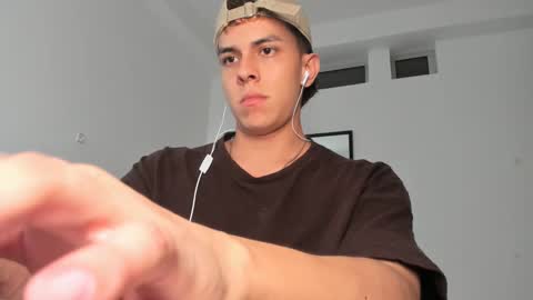 Snapshot of magic_tony chatting on 01-03-25, 10:08 Tony Hoffa online show from 01-03-25, 10:08