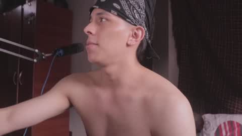 Snapshot of magic_tony chatting on 01-13-25, 09:52 Tony Hoffa online show from 01-13-25, 09:52