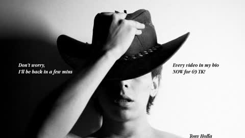 Snapshot of magic_tony chatting on 01-22-25, 08:38 Tony Hoffa online show from 01-22-25, 08:38