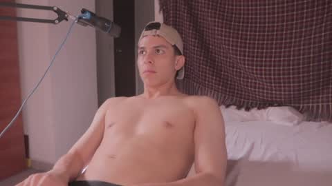 Snapshot of magic_tony chatting on 01-24-25, 06:46 Tony Hoffa online show from 01-24-25, 06:46