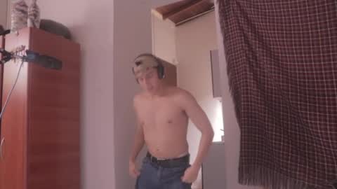 Snapshot of magic_tony chatting on 02-13-25, 06:16 Tony Hoffa online show from 02-13-25, 06:16