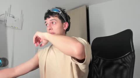 Snapshot of magic_tony chatting on 03-10-25, 01:23 Tony Hoffa online show from 03-10-25, 01:23