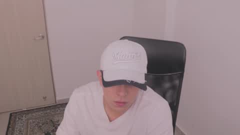 Snapshot of magic_tony chatting on 09-21-25, 06:53 Tony Hoffa online show from 09-21-25, 06:53