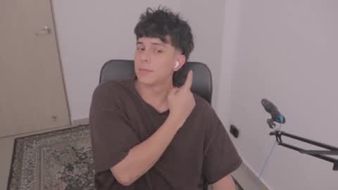 Snapshot of magic_tony chatting on 10-01-25, 08:04 Tony Hoffa online show from 10-01-25, 08:04