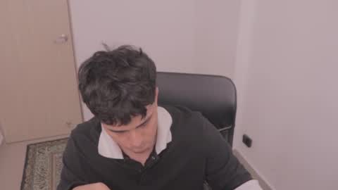 Snapshot of magic_tony chatting on 10-05-25, 05:22 Tony Hoffa online show from 10-05-25, 05:22