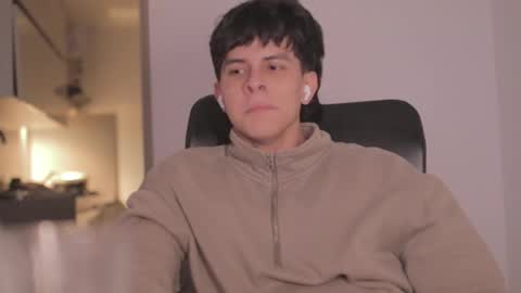 Snapshot of magic_tony chatting on 10-17-25, 12:36 Tony Hoffa online show from 10-17-25, 12:36