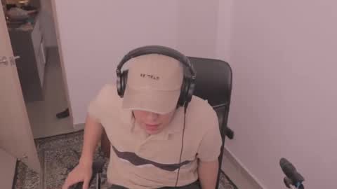 Snapshot of magic_tony chatting on 10-31-25, 08:43 Tony Hoffa online show from 10-31-25, 08:43