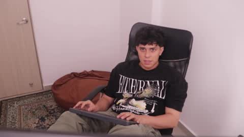 Snapshot of magic_tony chatting on 11-15-25, 04:36 Tony Hoffa online show from 11-15-25, 04:36