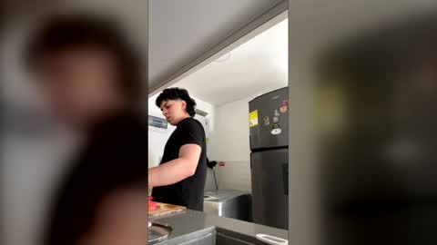 Snapshot of magic_tony chatting on 12-04-25, 05:54 Tony Hoffa online show from 12-04-25, 05:54