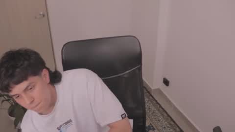 Snapshot of magic_tony chatting on 01-11-26, 08:58 Tony Hoffa online show from 01-11-26, 08:58