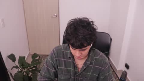 Snapshot of magic_tony chatting on 02-08-26, 06:44 Tony Hoffa online show from 02-08-26, 06:44