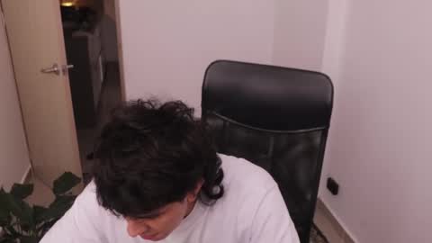 Snapshot of magic_tony chatting on 02-12-26, 06:58 Tony Hoffa online show from 02-12-26, 06:58