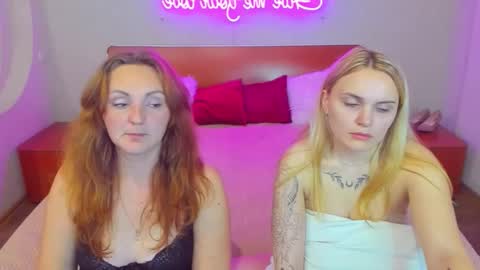 Lili and Bella online show from 11-04-25, 07:02