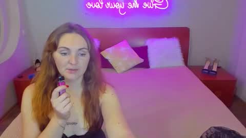 Lili and Bella online show from 12-21-25, 06:15