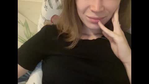 Snapshot of magicgirl50053 chatting on 11-11-25, 06:19 magicgirl50053 online show from 11-11-25, 06:19