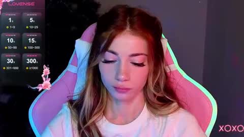 Snapshot of magicladyy chatting on 12-29-24, 12:09 Angel online show from 12-29-24, 12:09