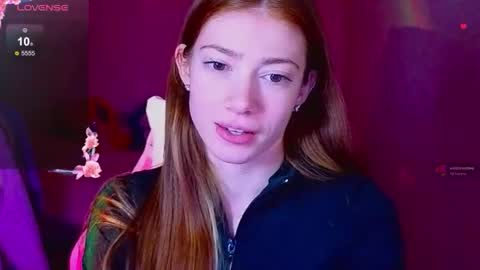 Snapshot of magicladyy chatting on 12-21-25, 07:21 Angel online show from 12-21-25, 07:21