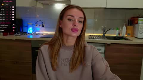 Snapshot of magiclovexo chatting on 11-13-25, 08:46 MagicLove online show from 11-13-25, 08:46