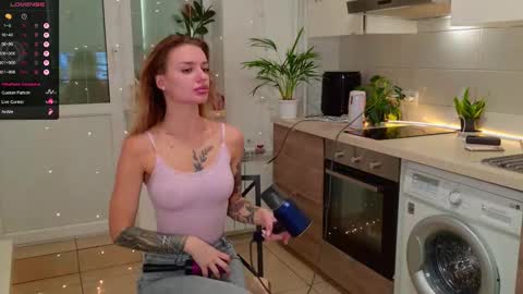 Snapshot of magiclovexo chatting on 12-16-25, 05:12 MagicLove online show from 12-16-25, 05:12