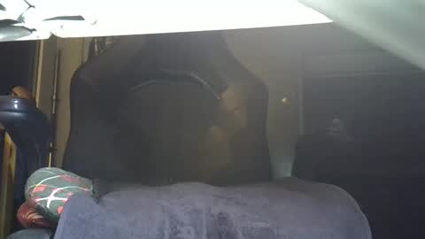 Snapshot of magicomerlino63 chatting on 10-31-25, 01:06 magicomerlino63 online show from 10-31-25, 01:06