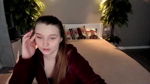 Emily online show from 09-19-25, 12:39