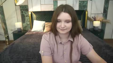 Snapshot of magicpeachhs chatting on 07-20-26, 12:29 Emily online show from 07-20-26, 12:29