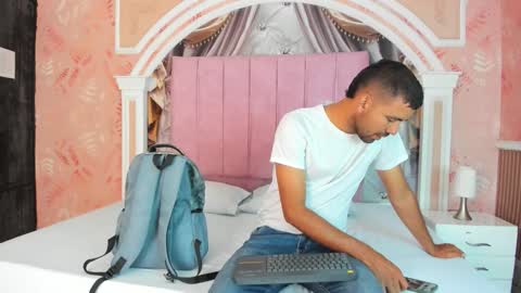 Snapshot of magnus_alejo chatting on 01-07-26, 11:45 Magnus Alejo online show from 01-07-26, 11:45