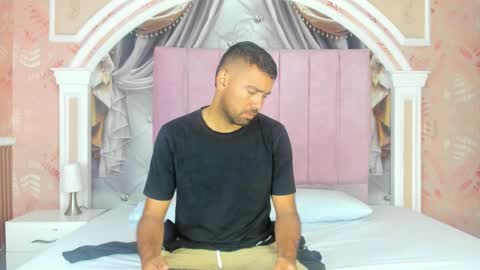 Snapshot of magnus_alejo chatting on 01-17-26, 11:26 Magnus Alejo online show from 01-17-26, 11:26