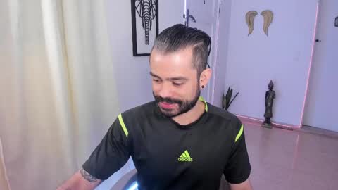 Snapshot of magnus_king chatting on 02-14-25, 10:36     online show from 02-14-25, 10:36