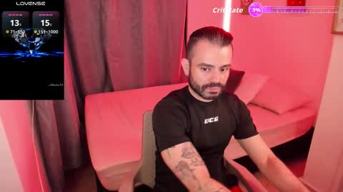 Snapshot of magnus_king chatting on 10-15-25, 02:33     online show from 10-15-25, 02:33