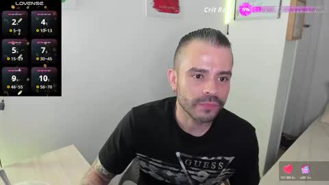 Snapshot of magnus_king chatting on 12-23-25, 12:19 online show from 12-23-25, 12:19