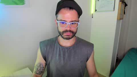 Snapshot of magnus_king chatting on 03-11-26, 01:22 online show from 03-11-26, 01:22