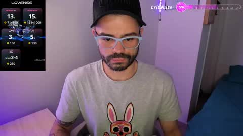 Snapshot of magnus_king chatting on 03-25-26, 01:44 online show from 03-25-26, 01:44