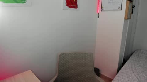     online show from 05-09-26, 01:55