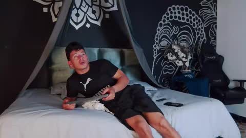 Snapshot of magnusknight_ chatting on 01-13-26, 01:49 Magnus online show from 01-13-26, 01:49