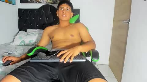 Snapshot of magnust_miller_ chatting on 04-14-26, 01:55 M A G N U S T online show from 04-14-26, 01:55