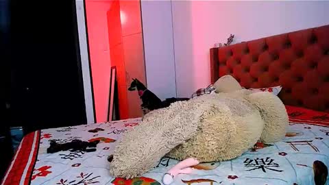 Snapshot of magy__2 chatting on 02-15-26, 03:36 magy online show from 02-15-26, 03:36