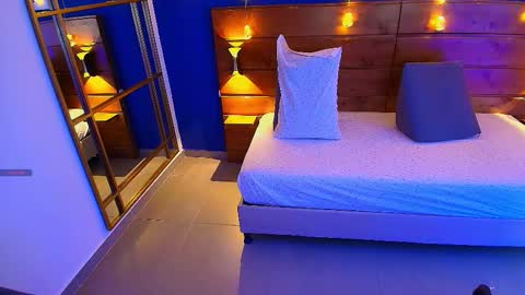 Dani online show from 11-25-25, 10:04