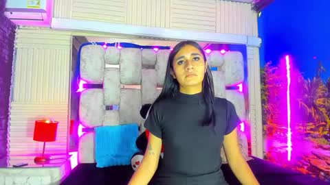 mahiara hot online show from 05-25-26, 12:55