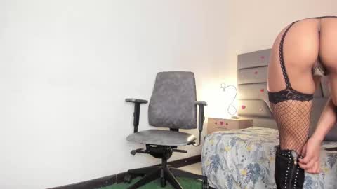 maia_520 online show from 02-20-26, 06:08