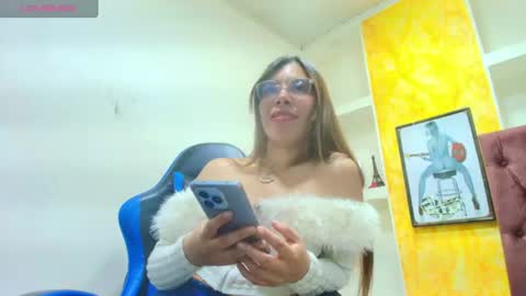 Maia  online show from 07-23-26, 08:40
