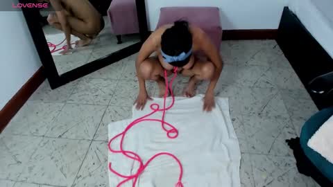 Snapshot of maia_davies chatting on 01-12-25, 06:16 Maia online show from 01-12-25, 06:16