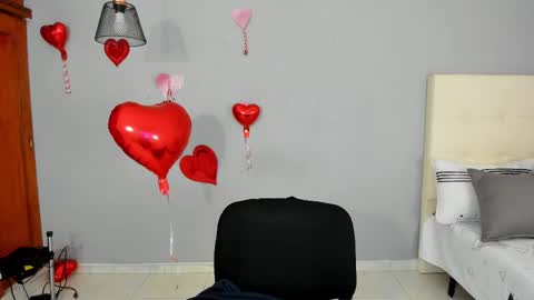 Snapshot of maia_w10 chatting on 02-19-25, 12:22 Maia online show from 02-19-25, 12:22