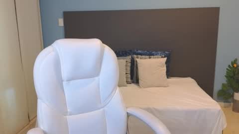 Snapshot of maiaa_ruiz chatting on 01-18-25, 04:42 Maiaa Ruiz online show from 01-18-25, 04:42