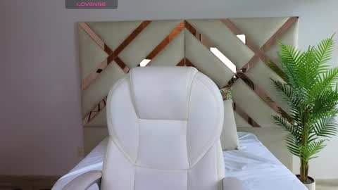 Snapshot of maiaa_ruiz chatting on 01-28-25, 01:27 Maiaa Ruiz online show from 01-28-25, 01:27