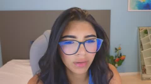 Snapshot of maiaa_ruiz chatting on 10-21-25, 02:40 Maiaa Ruiz online show from 10-21-25, 02:40