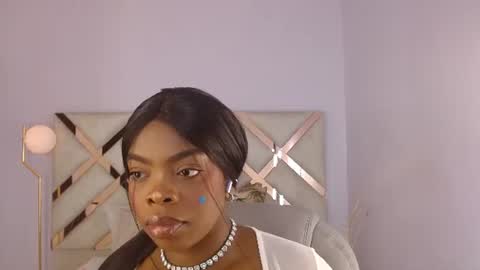 Snapshot of maiacharris_ chatting on 06-25-26, 12:09 Maia Charris online show from 06-25-26, 12:09