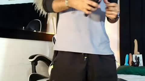 maicolparker0 online show from 06-11-26, 01:09